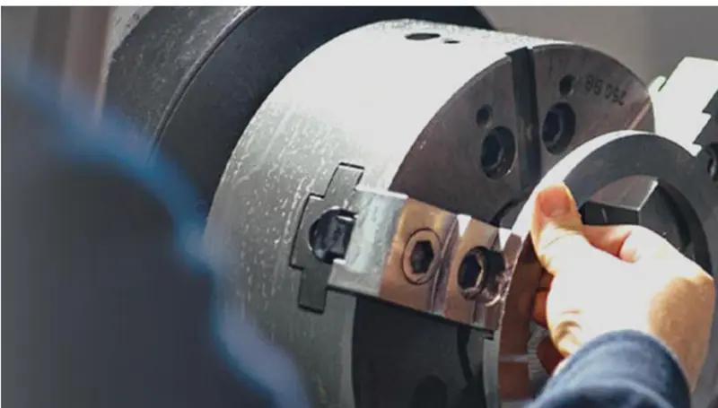 <p> Trabajo en f&aacute;brica </p>