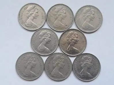 <p> Monedas de 5 peniques </p>
