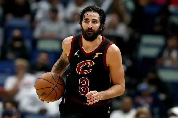 <p> Ricky Rubio con la camiseta de los Cleveland Cavaliers </p>