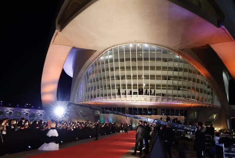 <p> El Palau de les Arts de Val&egrave;ncia en la noche de los 36 Premios Goya </p>