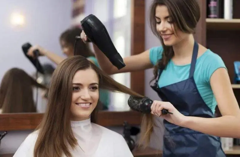 <p> Peluquer&iacute;a. FLOWww </p>