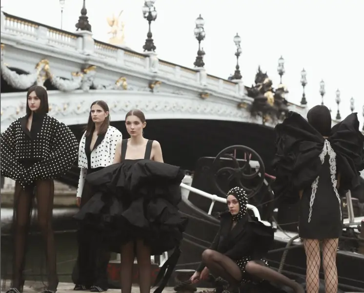 <p> Colecci&oacute;n de Juana Mart&iacute;n en Par&iacute;s. IG </p>