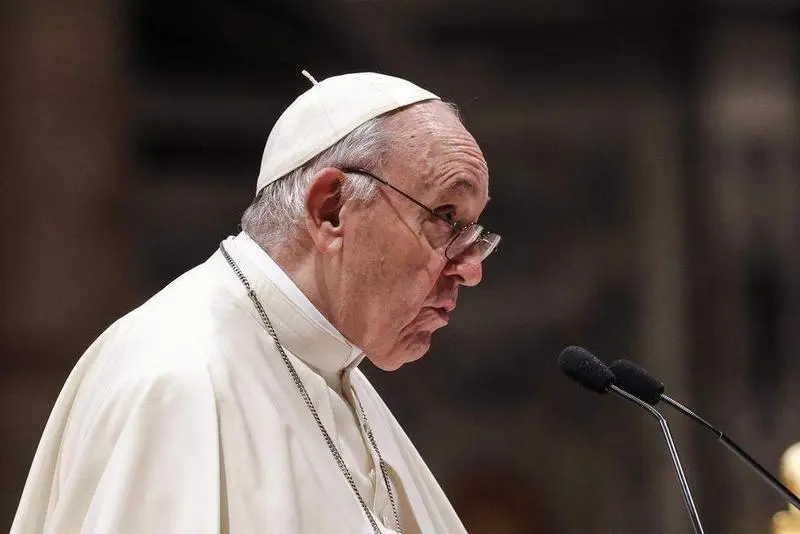 <p> El Papa pronunciando la homil&iacute;a en el Te Deum </p>
