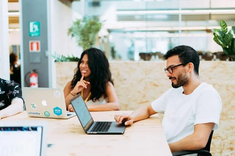 <p> Partime & Reskilling. Ironhack </p>