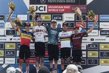 <p> P&oacute;dium Copa del Mundo de Cross. </p>