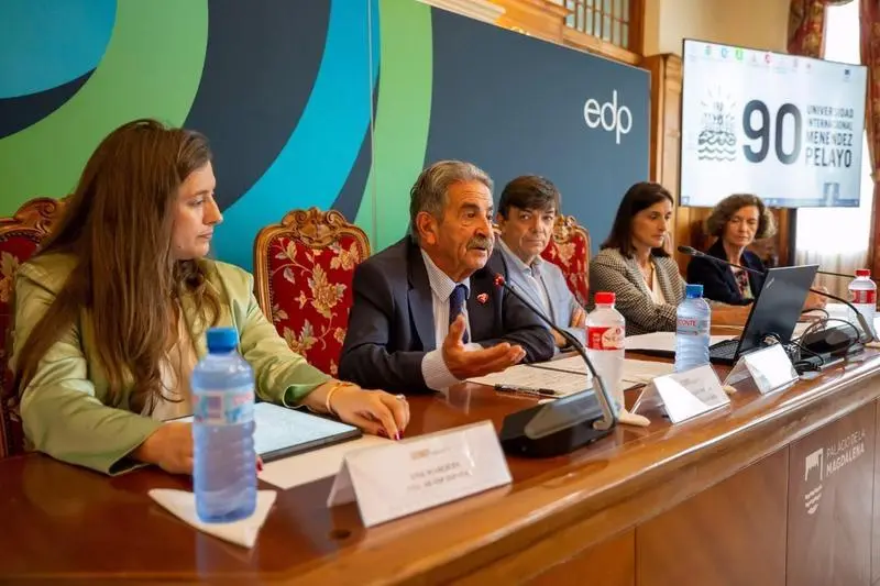 <p> Apertura del seminario organizado por EDP en el marco de los cursos de verano de la UIMP - GOBIERNO- Europa Press </p>