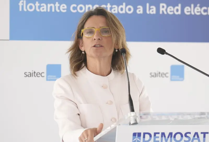 <p> La vicepresidenta tercera del Gobierno y ministra para la Transici&oacute;n Ecol&oacute;gica y el Reto Demogr&aacute;fico, Teresa Ribera, interviene en el bautizo de la plataforma e&oacute;lica marina flotante DemoSATH en Punta Sollana, a 20 de julio de 2022, en Bilbao - H.Bilbao - Europa Press </p>