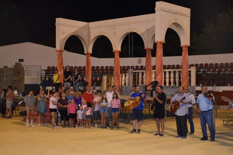 <p> Ensayos generales de La Duquesa de Benamej&iacute; en la plaza de toros del municipio. </p>