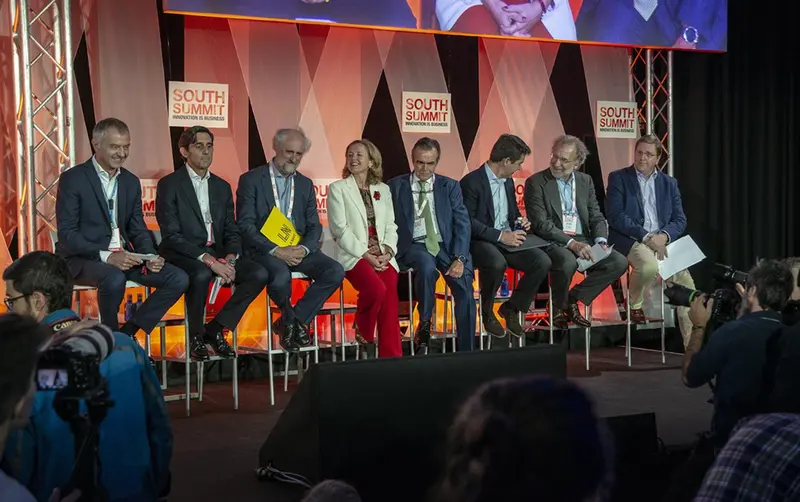 <p> Nadia Calvi&ntilde;o en la South Summit. Wikimedia Commons </p>