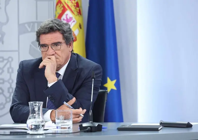 <p> El ministro de Inclusi&oacute;n, Seguridad Social y Migraciones, Jos&eacute; Luis Escriv&aacute;, en una rueda de prensa posterior al Consejo de Ministros, en una imagen de archivo. - Eduardo Parra - Europa Press </p>