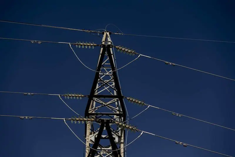 <p> Archivo - Una torre el&eacute;ctrica, a 12 de noviembre de 2021, en Madrid, (Espa&ntilde;a). El &Iacute;ndice de Precios de Consumo (IPC) subi&oacute; un 1,8% en octubre en relaci&oacute;n al mes anterior y dispar&oacute; su tasa interanual hasta el 5,4%, casi 1,5 puntos por encima de la tasa de - Eduardo Parra - Europa Press - Archivo </p>