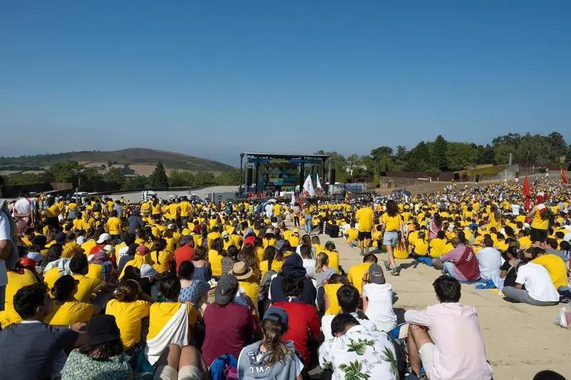 <p> Centenares de j&oacute;venes durante el acto de clausura de la peregrinaci&oacute;n europea de j&oacute;venes 2022 </p>