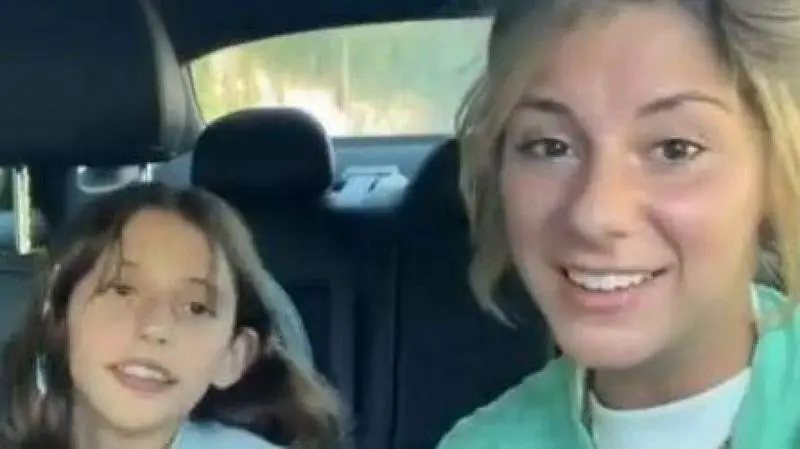 <p> La canguro viral junto a la ni&ntilde;a a la que cuida - TIKTOK </p>