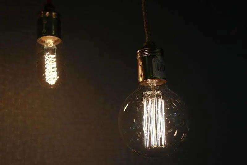 <p> Archivo - Bombilla, bombillas, luz, electricidad, energ&iacute;a - EUROPA PRESS - Archivo </p>