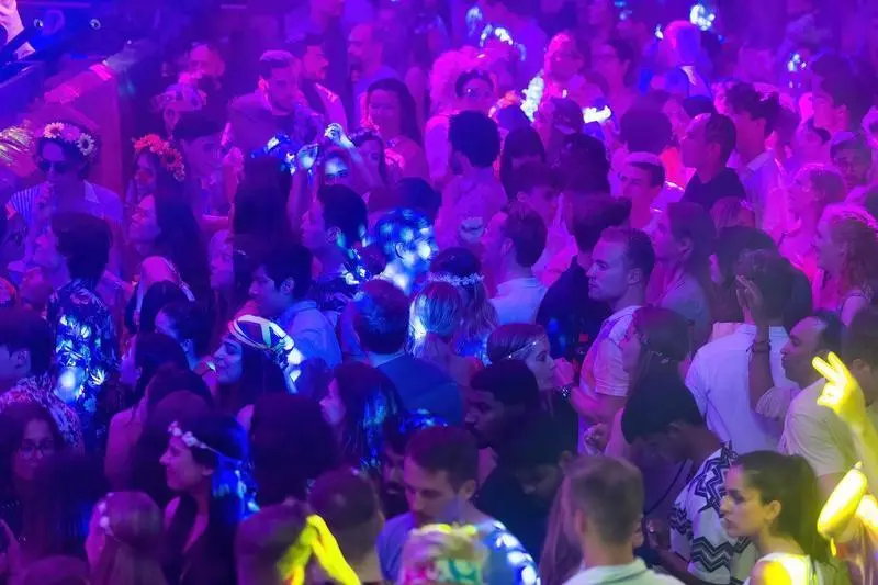 <p> Discoteca, archivo </p>