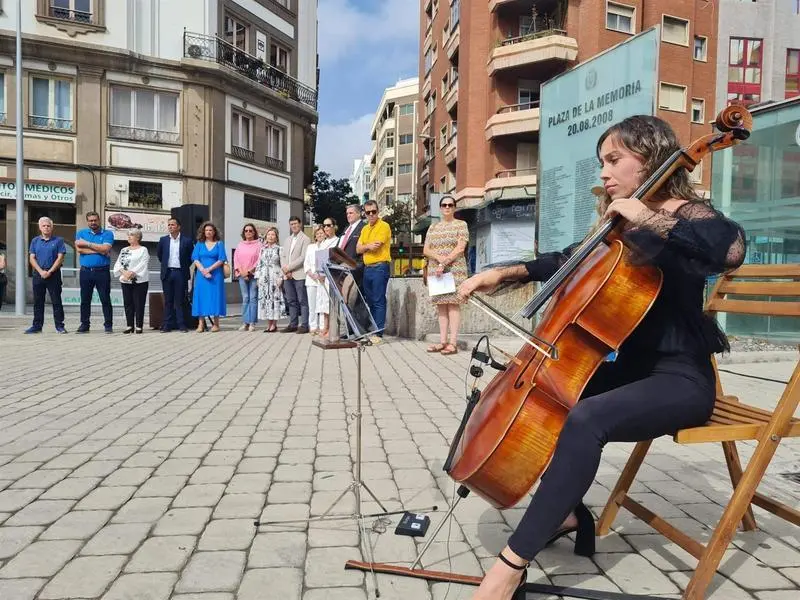 <p> Acto en memoria de las v&iacute;ctimas del accidente del JK5022 </p>