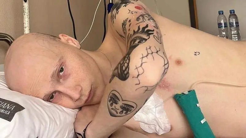 <p> Charlie, el famoso tiktoker con m&aacute;s de 2,3 millones de seguidores, ha fallecido con 20 a&ntilde;os a causa del c&aacute;ncer que padec&iacute;a </p>