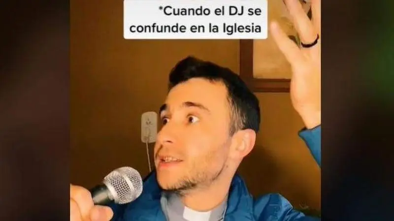 <p> El cura tiktoker que ha versionado la canci&oacute;n de Quevedo y Bizarrap </p>