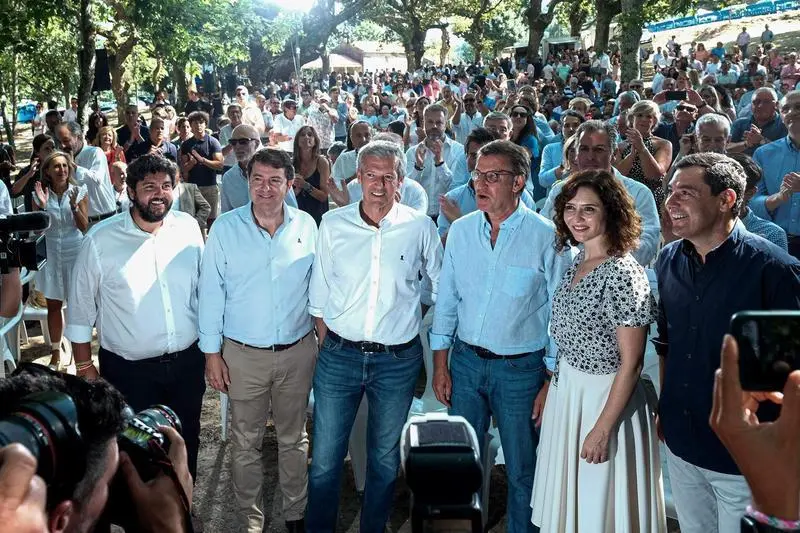 <p> El presidente del partido Popular (PP), Alberto n&uacute;&ntilde;ez Feij&oacute;o, y la presidenta de la Comunidad de Madrid y del PP madrile&ntilde;o, Isabel D&iacute;az Ayuso </p>