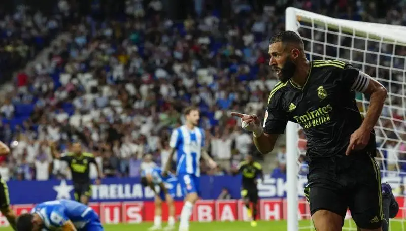 <p> Benzema celebrando uno de sus goles ante el Espanyol </p>