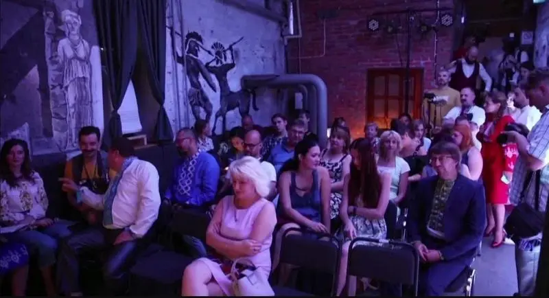 <p> Teatro subterr&aacute;neo - TELECINCO </p>