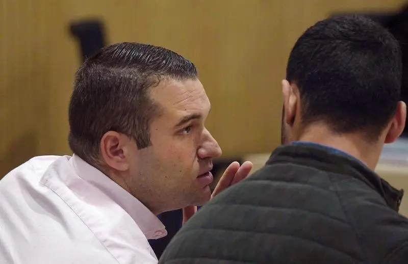 <p> Dos de los cuatro miembros de La Manada </p>