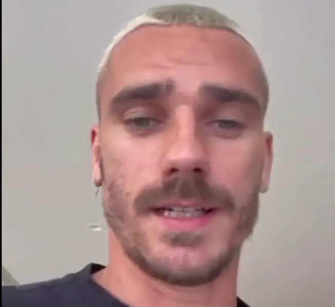 <p> Antoine Griezmann en su mensaje para el peque&ntilde;o Izan </p>