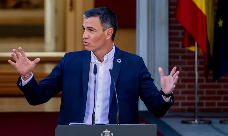 <p> El presidente del Gobierno, Pedro S&aacute;nchez, inaugura el curso pol&iacute;tico, en el Palacio de La Moncloa - Ricardo Rubio - Europa Press </p>