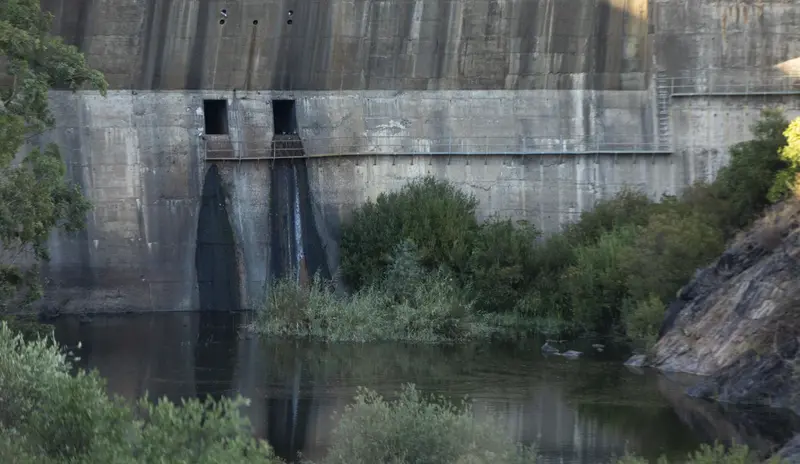 <p> Embalse de Gergal perteneciente cuenca hidrogr&aacute;fica del Guadalquivir , a 8 de agosto de 2022 en Guillena, Sevilla (Andaluc&iacute;a, Espa&ntilde;a). - Mar&iacute;a Jos&eacute; L&oacute;pez - Europa Press </p>