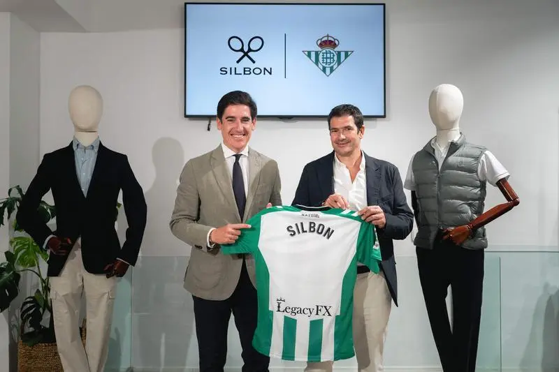 <p> Pablo L&oacute;pez, CEO de Silbon y Ram&oacute;n Alarc&oacute;n,director general de Negocio del Real Betis </p>