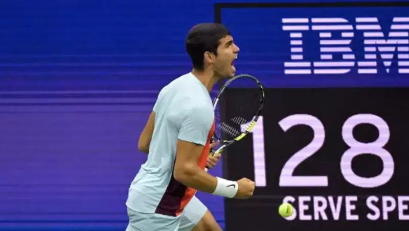<p> Carlos Alcaraz celebra un punto en  su &uacute;ltimo partido </p>