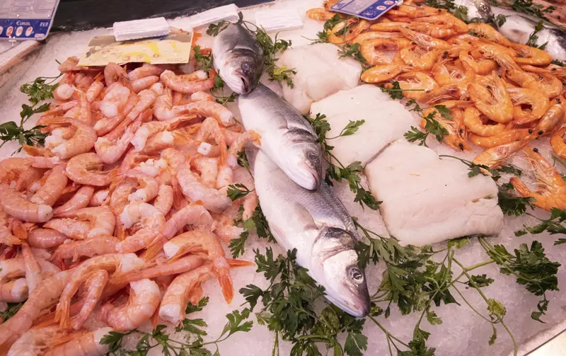 <p> Archivo - Pescader&iacute;a en un mercado de abastos. - Mar&iacute;a Jos&eacute; L&oacute;pez - Europa Press - Archiv </p>