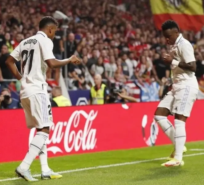 <p> Rodrygo y Vinicius Jr celebrando el primer gol frente al Atl&eacute;tico de Madrid </p>