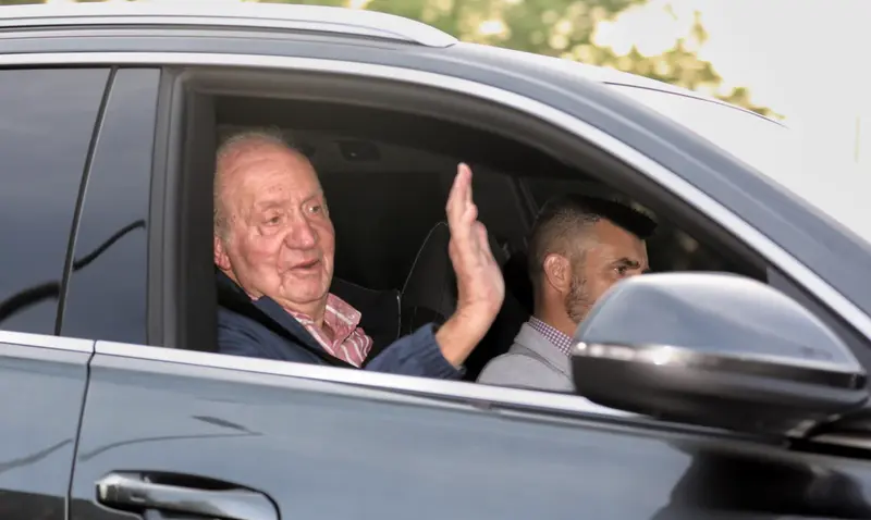 <p> Archivo - El Rey em&eacute;rito Juan Carlos I a su salida de Madrid con direcci&oacute;n Abu Dabi tras una visita a Espa&ntilde;a. - Eduardo Parra - Europa Press - Archivo </p>