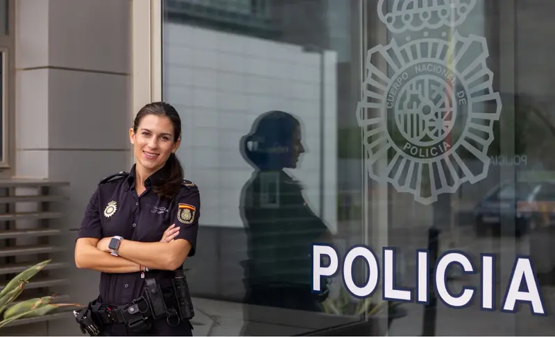 <p> La agente Silvia Garrido </p>