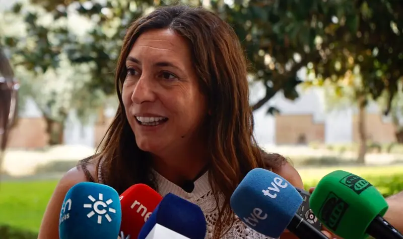 <p> Archivo - La consejera de Inclusi&oacute;n Social, Juventud, Familias e Igualdad, Loles L&oacute;pez, en foto de archivo - PP-A - Archivo </p>