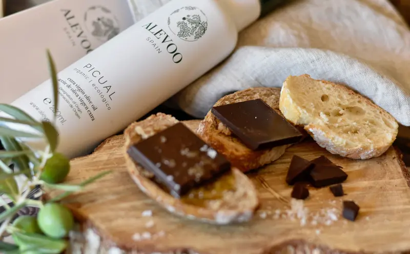 <p> Pan con chocolate y aceite de oliva: el manjar favorito de los m&aacute;s peque&ntilde;os </p>