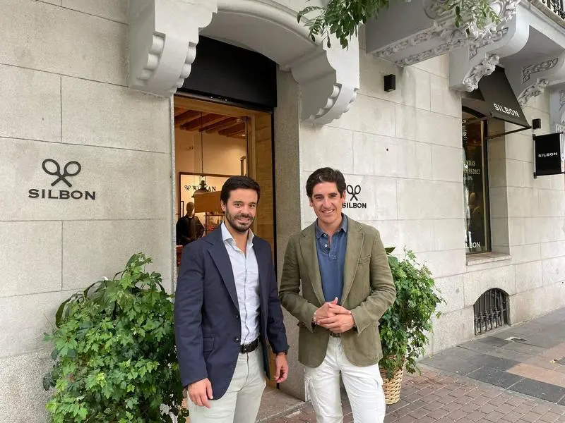 <p> Javier Jover, vicepresidente de Negocio de UniversalPay, y Pablo L&oacute;pez, CEO y cofundador de SILBON </p>