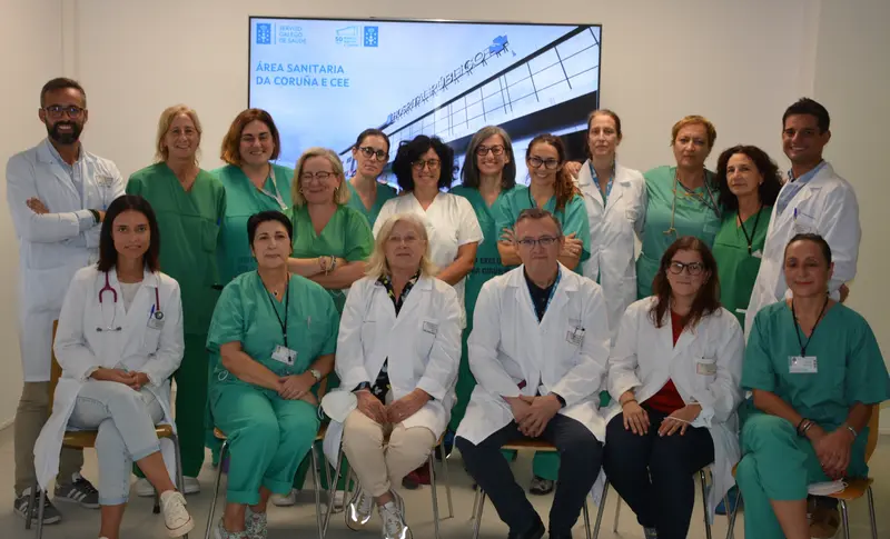 <p> Equipo m&eacute;dico que llev&oacute; a cabo el transplante </p>