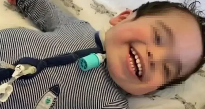 <p> Francesco Bruno, ni&ntilde;o de Chicago que pas&oacute; los primeros 1.000 d&iacute;as de su vida en hospitales, via RRSS </p>