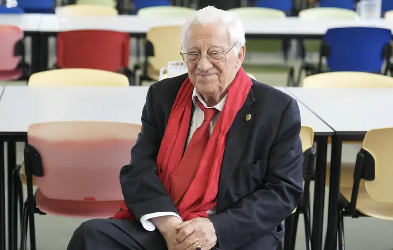 <p> El presidente y fundador de Mensajeros de la Paz, el Padre &Aacute;ngel, posa durante la presentaci&oacute;n de la ONG en Euskadi, a 20 de octubre de 2022, en Bilbao, Vizcaya, Euskadi (Espa&ntilde;a). - H.Bilbao - Europa Press </p>