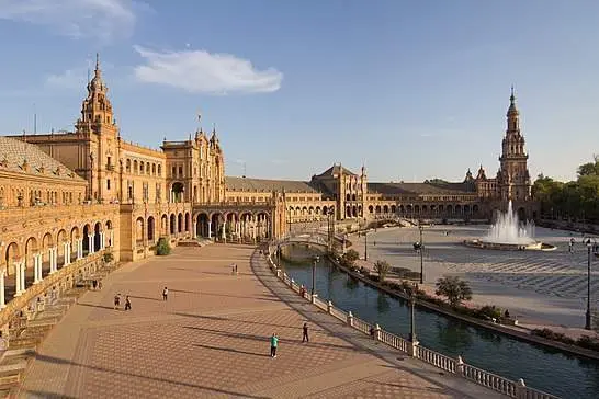 <p> Plaza de Espa&ntilde;a en Sevilla </p>