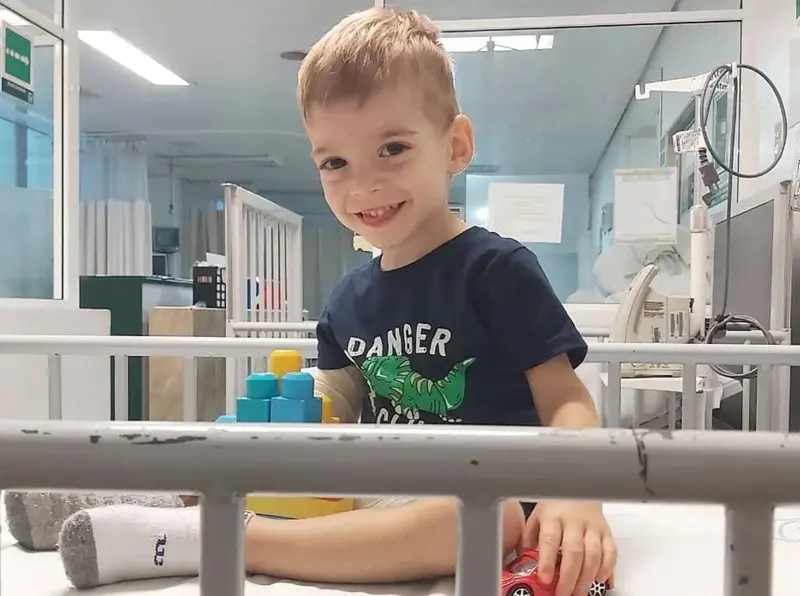 <p> Oliver en una foto compartida por su padre en IG </p>