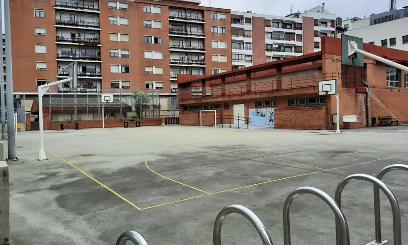 <p> Patio de un colegio bilba&iacute;no - EUROPA PRESS </p>