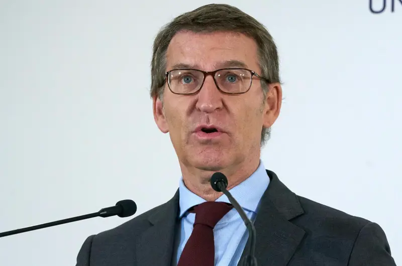 <p> El presidente del Partido Popular (PP), Alberto N&uacute;&ntilde;ez Feij&oacute;o, interviene durante el &lsquo;Ciclo de encuentros con grandes protagonistas del momento&rsquo; organizado por 'El Correo' y Petronor, en el Hotel Ciudad de Vitoria, a 28 de octubre de 2022. - Pablo Gonz&aacute;lez - Europa Press </p>