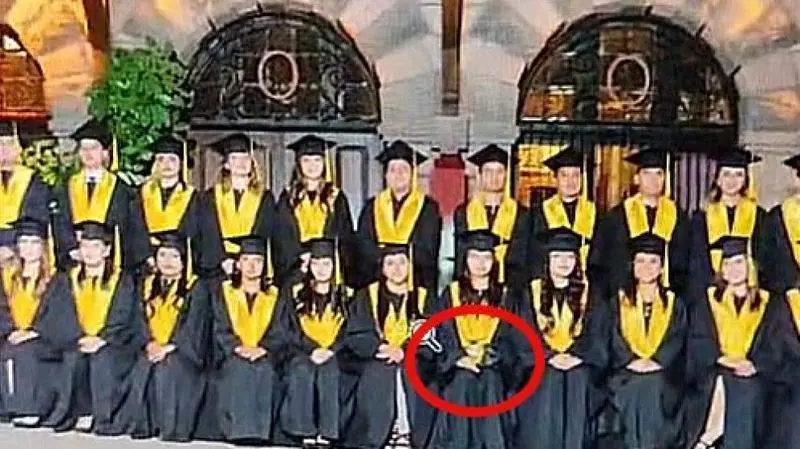  La cobaya que se col&oacute; en la foto de la graduaci&oacute;n 