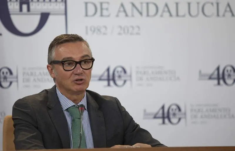  El portavoz del grupo parlamentario Vox, Manuel Gavira, durante la rueda de prensa previa al Pleno de la C&aacute;mara, en el Parlamento de Andaluc&iacute;a. A 09 de noviembre de 2022, en Sevilla (Andaluc&iacute;a, Espa&ntilde;a). - Mar&iacute;a Jos&eacute; L&oacute;pez - Europa Press 