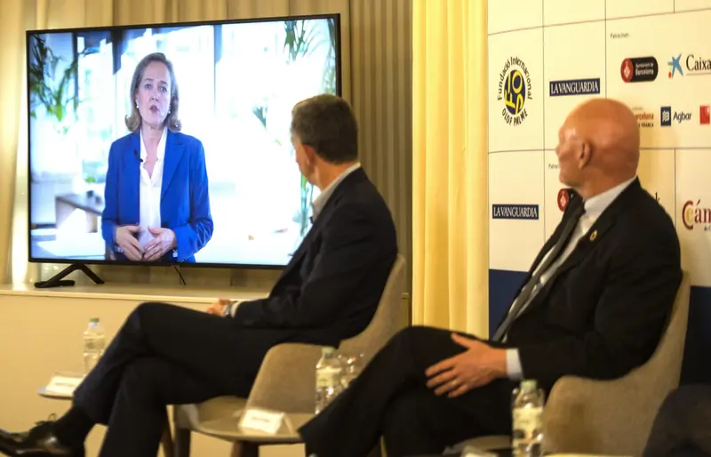  La vicepresidenta primera y ministra de Asuntos Econ&oacute;micos y Transformaci&oacute;n Digital, Nadia Calvi&ntilde;o, en una intervenci&oacute;n telem&aacute;tica en el XXVII Encuentro de Econom&iacute;a. - GLORIA SANCHEZ, EUROPA PRESS 