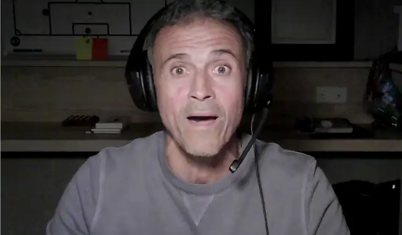  Luis Enrique en el video donde anuncia que ser&aacute; streamer durante el Mundial de Qatar 