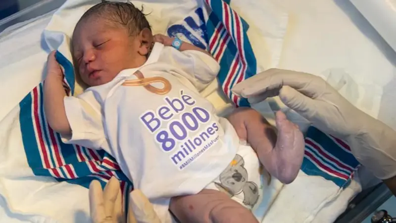  El peque&ntilde;o Dami&aacute;n reci&eacute;n nacido 